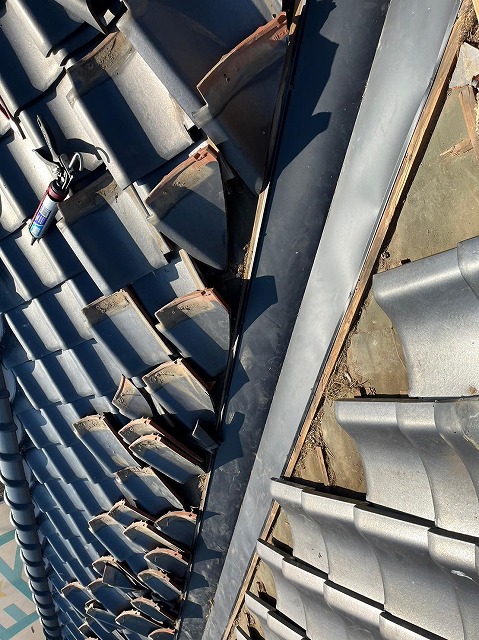 市川三郷町　谷板金交換